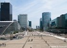 Далеко, на горизонте видна Триумфальная арка. : Europe, France, La Défense, Paris
