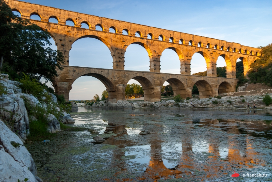 Pont-du-Gard в закатных лучах