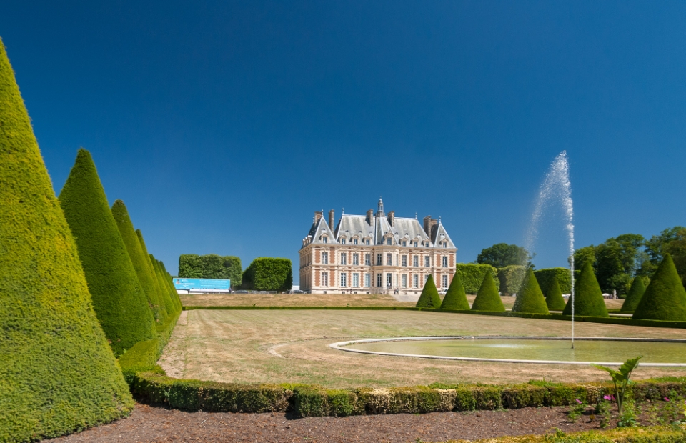 Le château de Sceaux (замок Со) -- это замок XVII века. Вокруг него разбит огромный парк с фонтанами и скульптурами. Фото: Илья Думов
