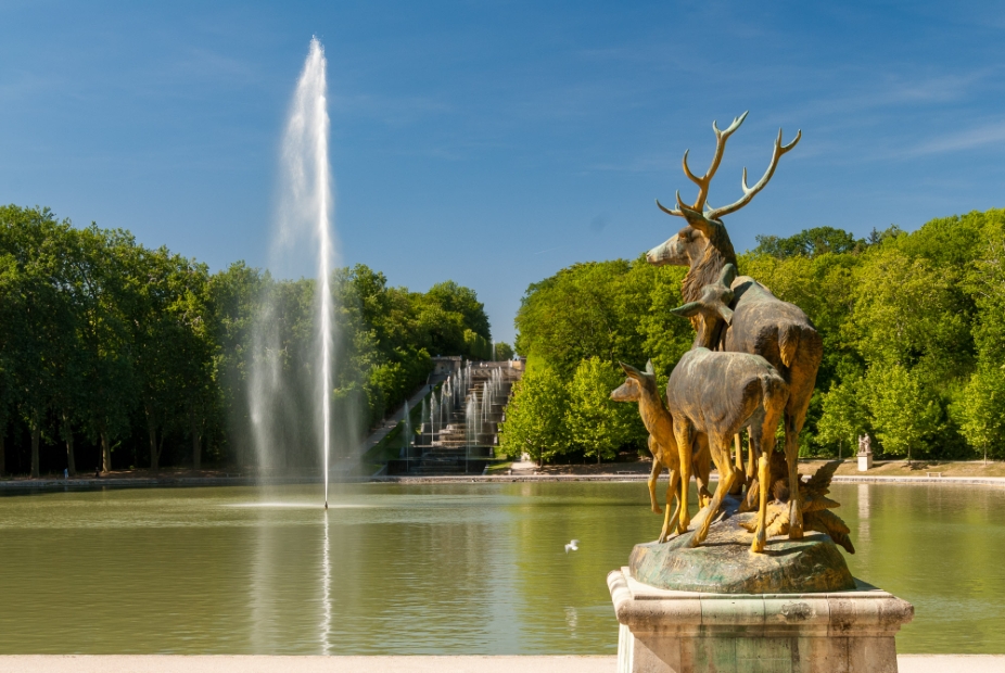 Это не Петергоф, конечно, но с фонтанами в парке богато. Фото: Илья Думов